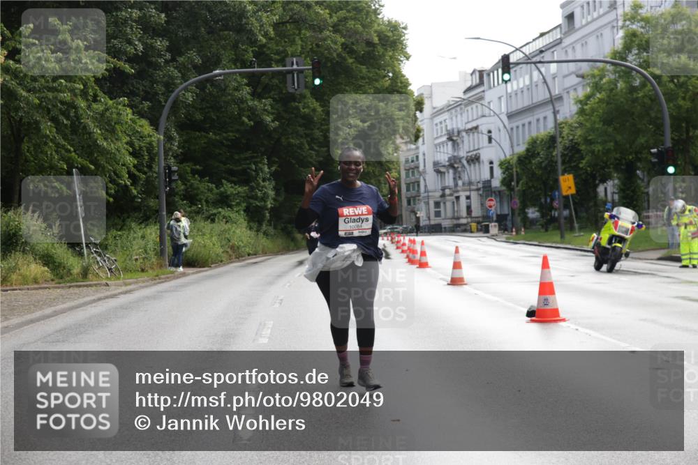 14.06.2026 - REWE Women's Run Jannik Wohlers http://msf.ph/oto/9802049 14.06.2026 10:12:26 Laufen 10084, 1 meine-sportfotos.de