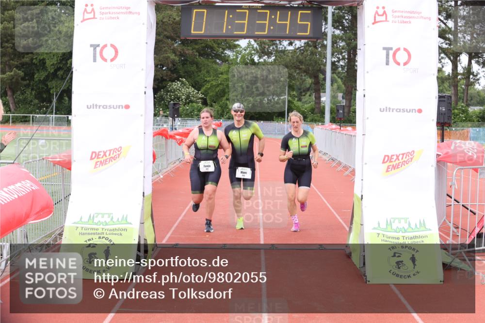 14.06.2026 - 7 Türme Triathlon Andreas Tolksdorf http://msf.ph/oto/9802055 14.06.2026 12:03:45 Ziel 531, 532, 533 meine-sportfotos.de