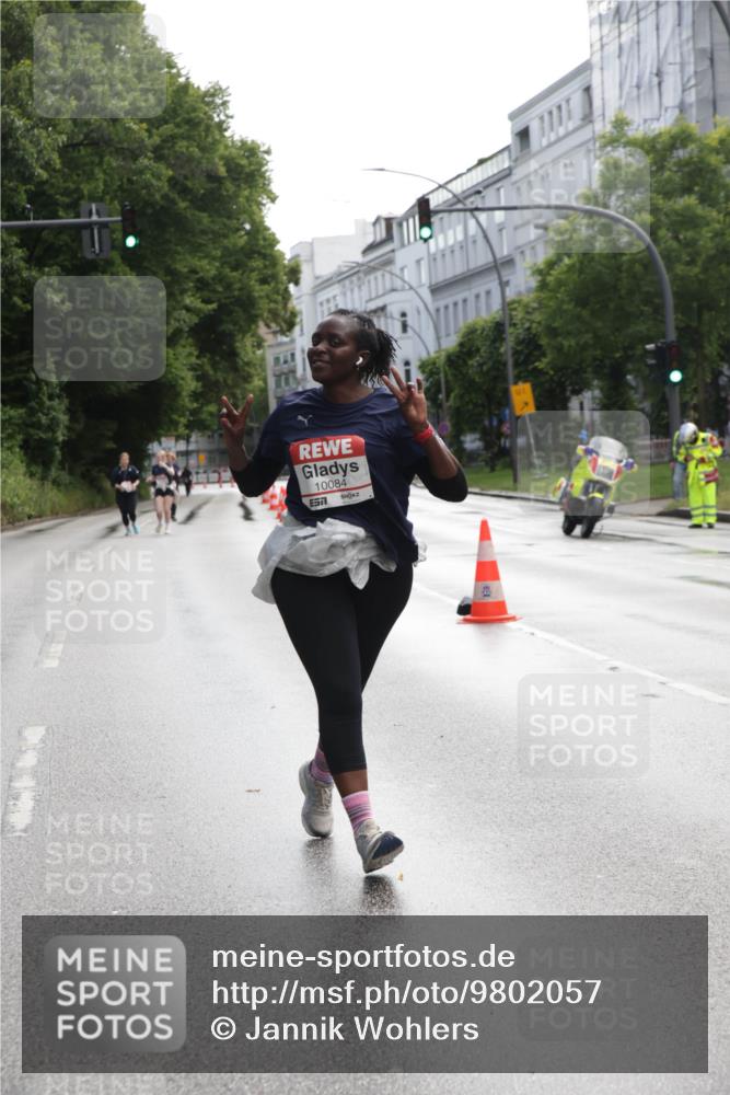 14.06.2026 - REWE Women's Run Jannik Wohlers http://msf.ph/oto/9802057 14.06.2026 10:12:27 Laufen 10084, 7, 01 meine-sportfotos.de