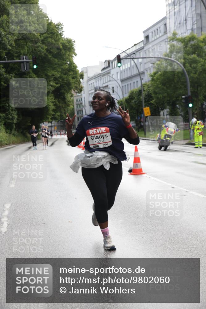 14.06.2026 - REWE Women's Run Jannik Wohlers http://msf.ph/oto/9802060 14.06.2026 10:12:27 Laufen 10084 meine-sportfotos.de
