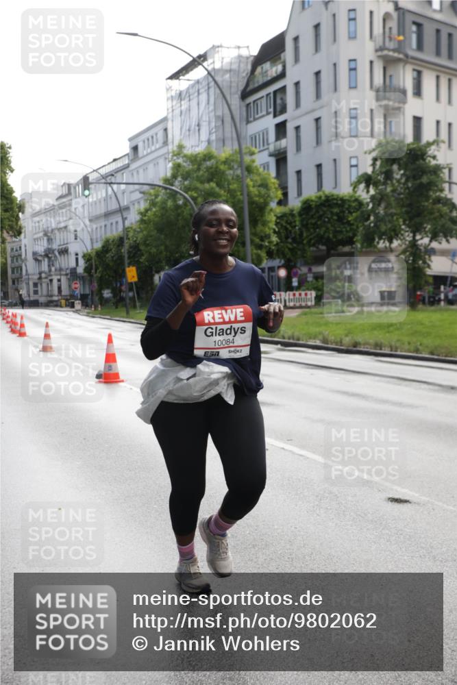 14.06.2026 - REWE Women's Run Jannik Wohlers http://msf.ph/oto/9802062 14.06.2026 10:12:28 Laufen 10084 meine-sportfotos.de