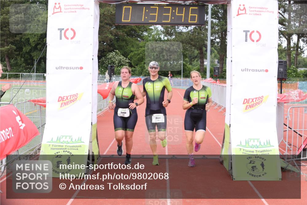 14.06.2026 - 7 Türme Triathlon Andreas Tolksdorf http://msf.ph/oto/9802068 14.06.2026 12:03:45 Ziel 531, 532, 533 meine-sportfotos.de