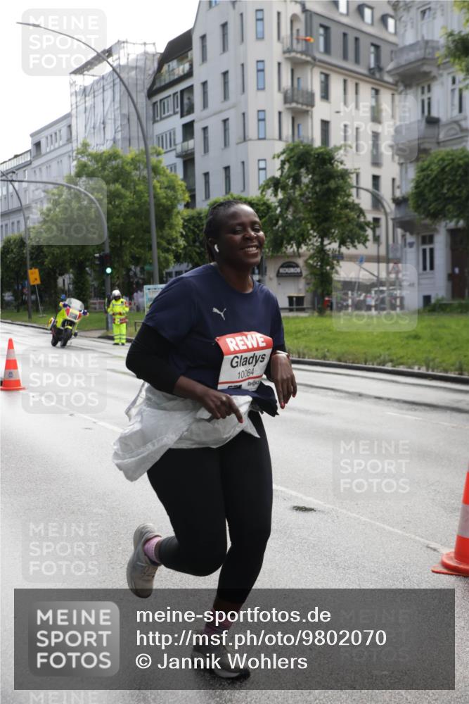 14.06.2026 - REWE Women's Run Jannik Wohlers http://msf.ph/oto/9802070 14.06.2026 10:12:29 Laufen 10084 meine-sportfotos.de