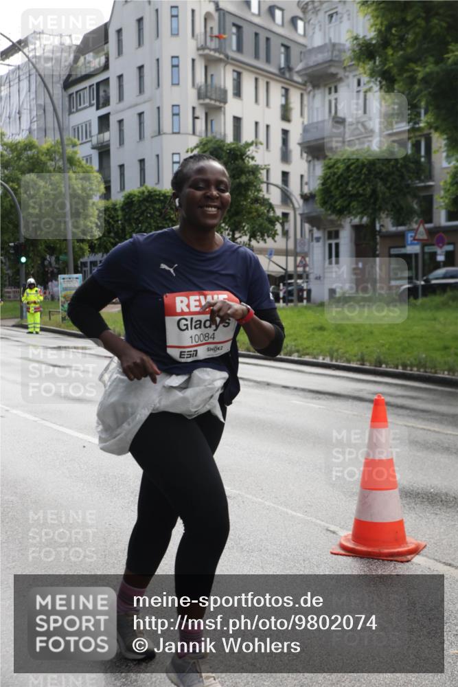 14.06.2026 - REWE Women's Run Jannik Wohlers http://msf.ph/oto/9802074 14.06.2026 10:12:29 Laufen 10084 meine-sportfotos.de