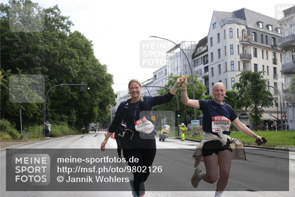 14.06.2026 - REWE Women's Run Jannik Wohlers http://msf.ph/oto/9802126 14.06.2026 10:12:42 Laufen 10592, 30, 11024 meine-sportfotos.de