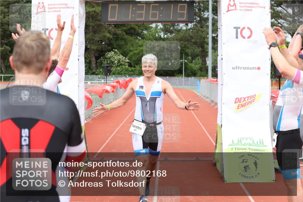 14.06.2026 - 7 Türme Triathlon Andreas Tolksdorf http://msf.ph/oto/9802168 14.06.2026 12:06:18 Ziel 447 meine-sportfotos.de