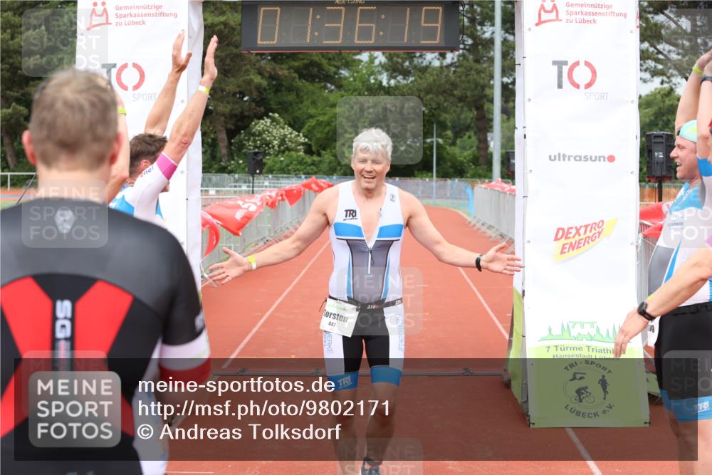 14.06.2026 - 7 Türme Triathlon Andreas Tolksdorf http://msf.ph/oto/9802171 14.06.2026 12:06:18 Ziel 447 meine-sportfotos.de