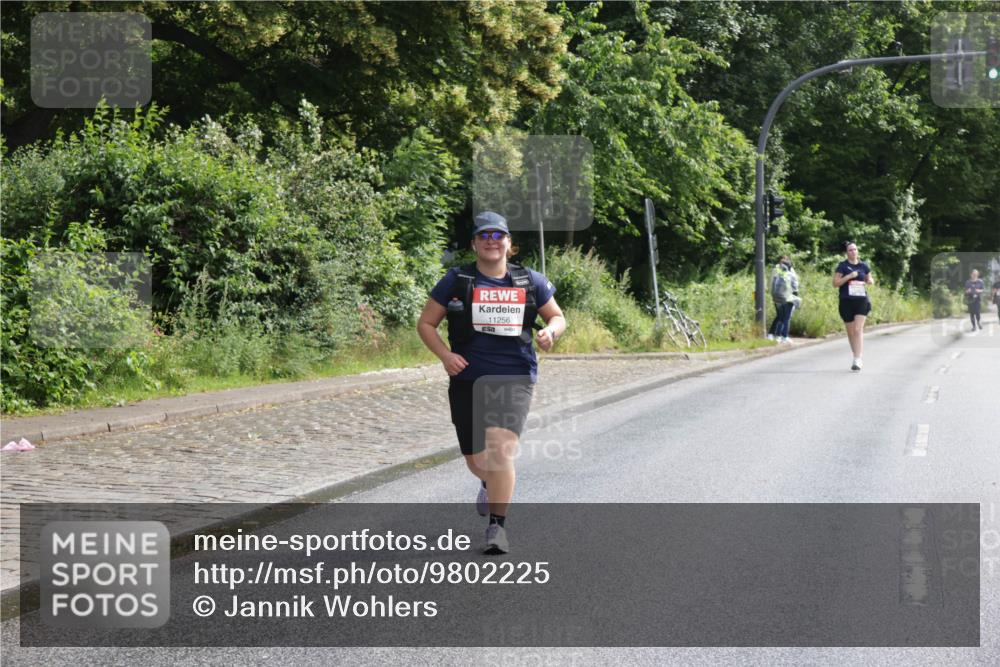 14.06.2026 - REWE Women's Run Jannik Wohlers http://msf.ph/oto/9802225 14.06.2026 10:13:33 Laufen 11256 meine-sportfotos.de