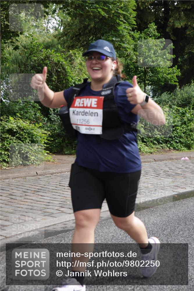 14.06.2026 - REWE Women's Run Jannik Wohlers http://msf.ph/oto/9802250 14.06.2026 10:13:35 Laufen 11256 meine-sportfotos.de