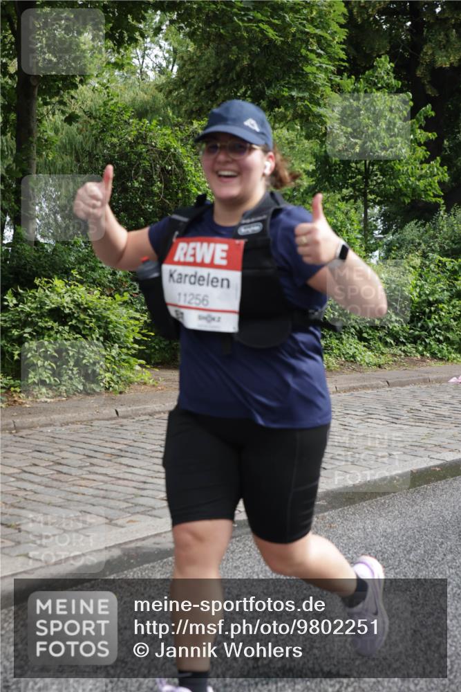 14.06.2026 - REWE Women's Run Jannik Wohlers http://msf.ph/oto/9802251 14.06.2026 10:13:35 Laufen 11256 meine-sportfotos.de
