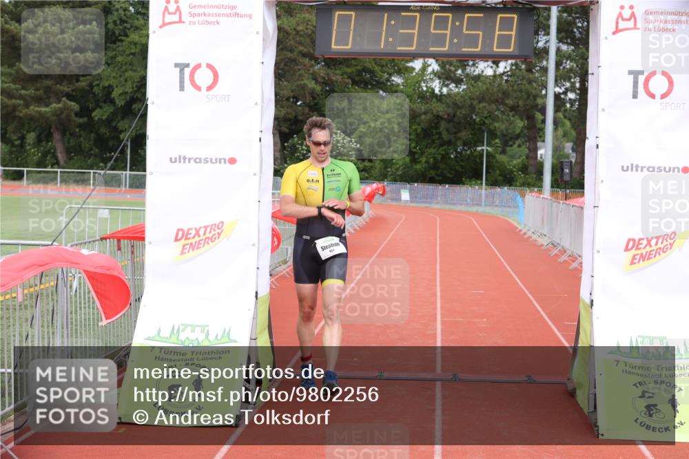 14.06.2026 - 7 Türme Triathlon Andreas Tolksdorf http://msf.ph/oto/9802256 14.06.2026 12:09:57 Ziel 464 meine-sportfotos.de