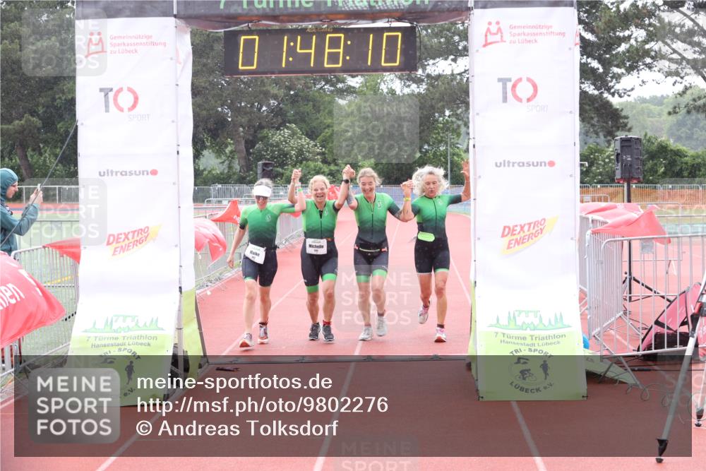 14.06.2026 - 7 Türme Triathlon Andreas Tolksdorf http://msf.ph/oto/9802276 14.06.2026 12:18:10 Ziel 499, 500, 501, 502 meine-sportfotos.de