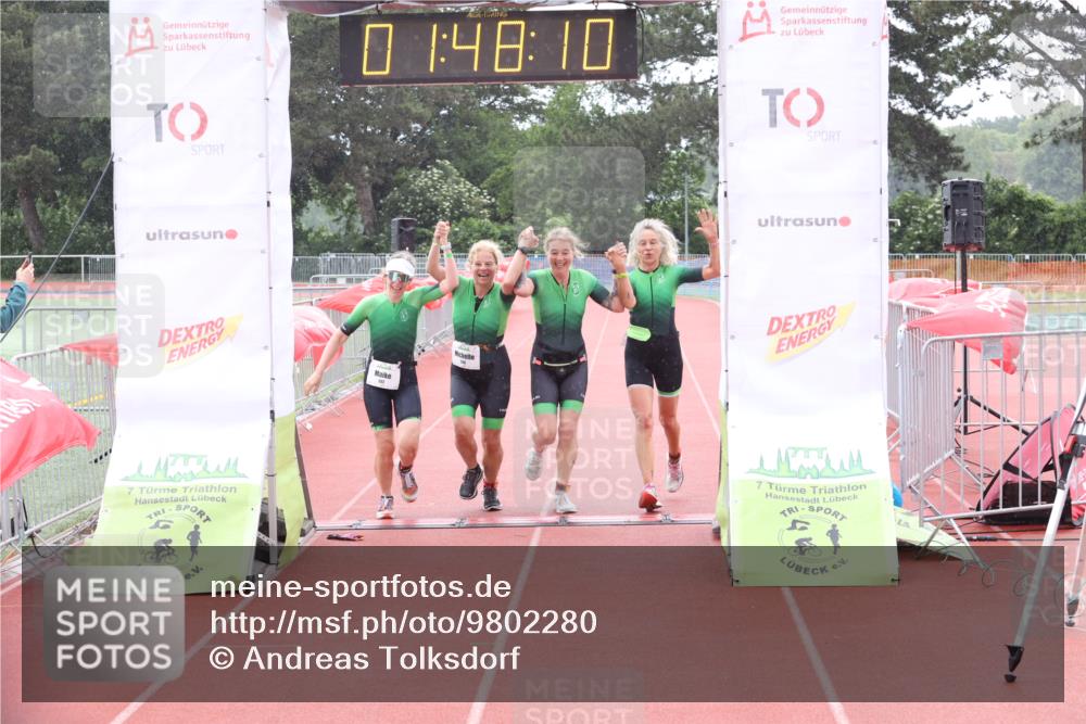 14.06.2026 - 7 Türme Triathlon Andreas Tolksdorf http://msf.ph/oto/9802280 14.06.2026 12:18:10 Ziel 499, 500, 501, 502 meine-sportfotos.de
