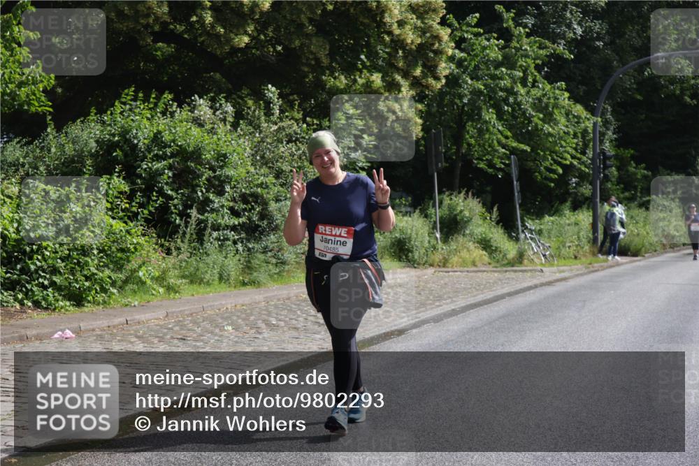 14.06.2026 - REWE Women's Run Jannik Wohlers http://msf.ph/oto/9802293 14.06.2026 10:13:57 Laufen 10485 meine-sportfotos.de