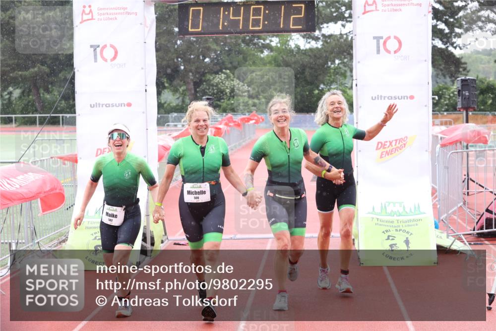 14.06.2026 - 7 Türme Triathlon Andreas Tolksdorf http://msf.ph/oto/9802295 14.06.2026 12:18:11 Ziel 499, 500, 501, 502 meine-sportfotos.de