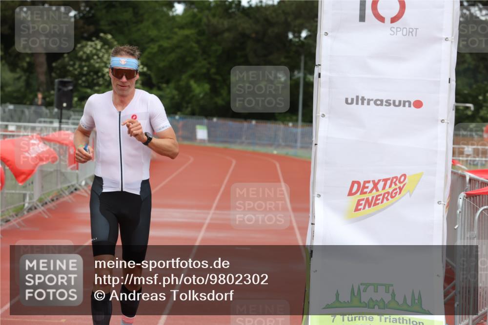 14.06.2026 - 7 Türme Triathlon Andreas Tolksdorf http://msf.ph/oto/9802302 14.06.2026 14:46:45 Ziel  meine-sportfotos.de