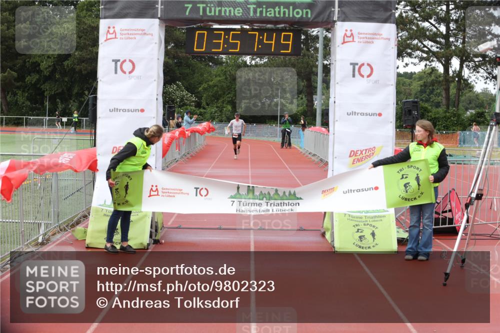 14.06.2026 - 7 Türme Triathlon Andreas Tolksdorf http://msf.ph/oto/9802323 14.06.2026 14:57:48 Ziel 805 meine-sportfotos.de