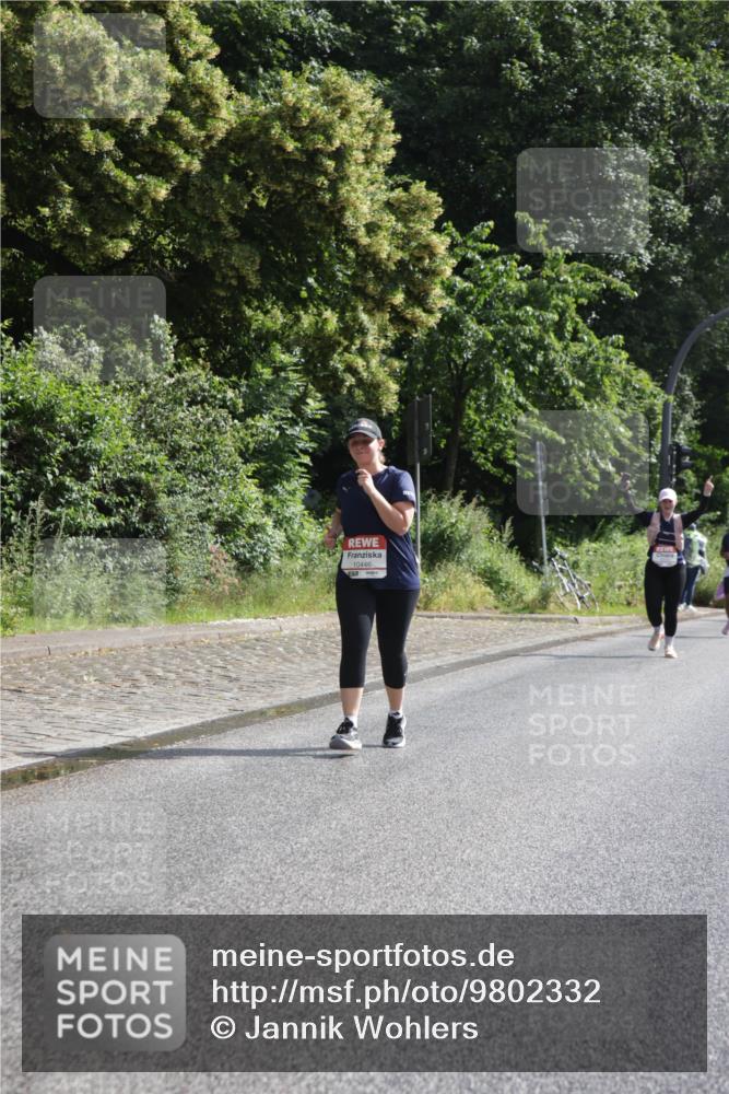 14.06.2026 - REWE Women's Run Jannik Wohlers http://msf.ph/oto/9802332 14.06.2026 10:14:11 Laufen 10446 meine-sportfotos.de