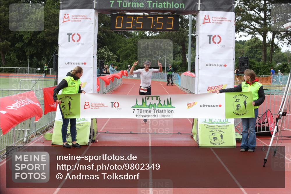 14.06.2026 - 7 Türme Triathlon Andreas Tolksdorf http://msf.ph/oto/9802349 14.06.2026 14:57:53 Ziel 805 meine-sportfotos.de