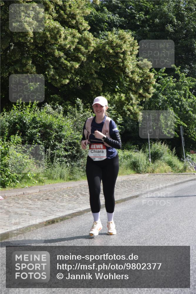 14.06.2026 - REWE Women's Run Jannik Wohlers http://msf.ph/oto/9802377 14.06.2026 10:14:16 Laufen 10174, 517 meine-sportfotos.de