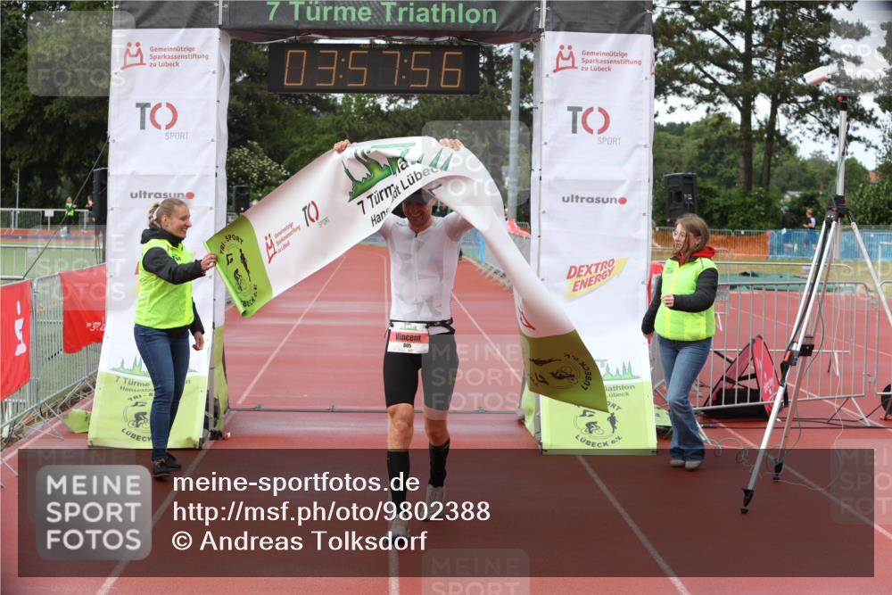 14.06.2026 - 7 Türme Triathlon Andreas Tolksdorf http://msf.ph/oto/9802388 14.06.2026 14:57:55 Ziel 805 meine-sportfotos.de
