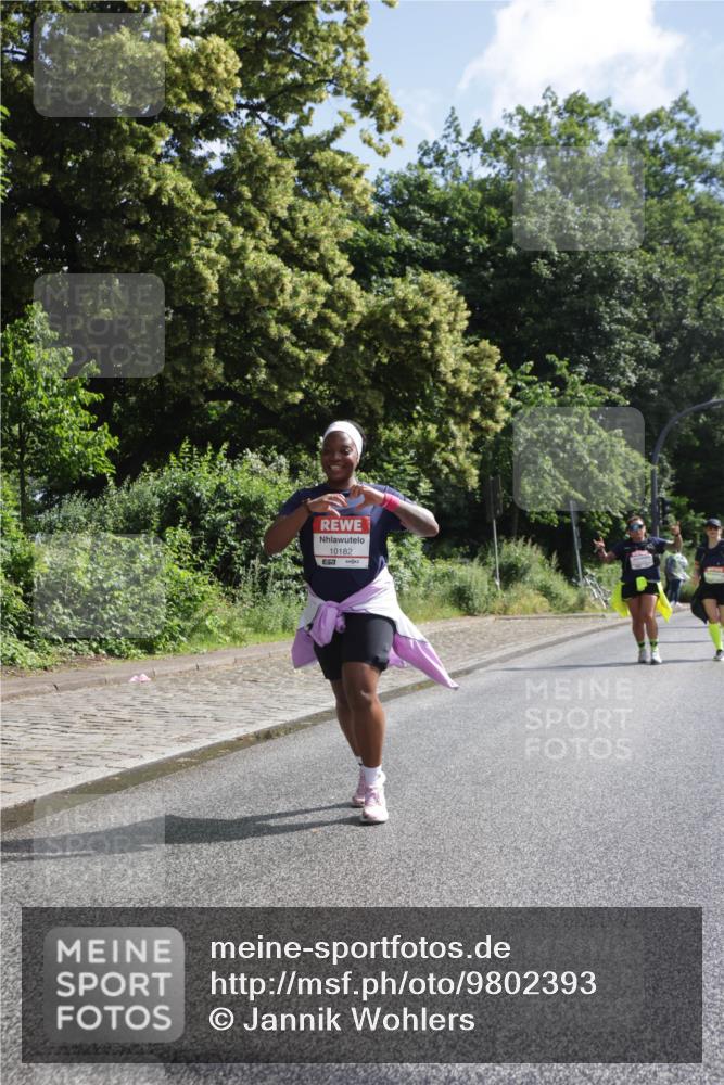 14.06.2026 - REWE Women's Run Jannik Wohlers http://msf.ph/oto/9802393 14.06.2026 10:14:20 Laufen 10182, 7 meine-sportfotos.de