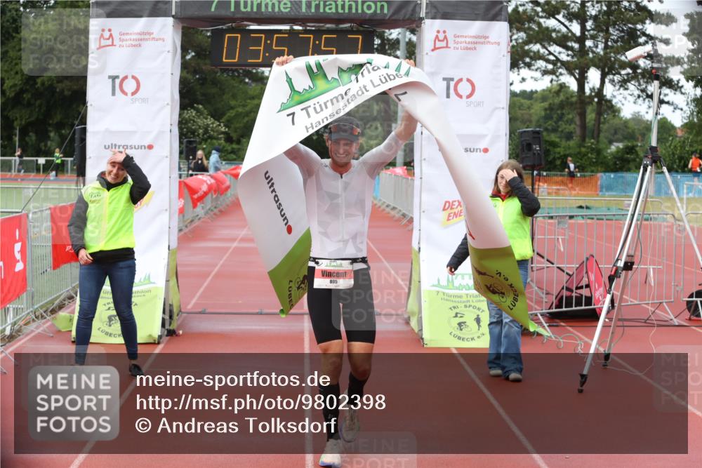14.06.2026 - 7 Türme Triathlon Andreas Tolksdorf http://msf.ph/oto/9802398 14.06.2026 14:57:56 Ziel 805 meine-sportfotos.de