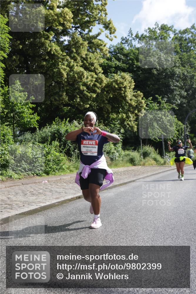 14.06.2026 - REWE Women's Run Jannik Wohlers http://msf.ph/oto/9802399 14.06.2026 10:14:20 Laufen 10182, 7 meine-sportfotos.de