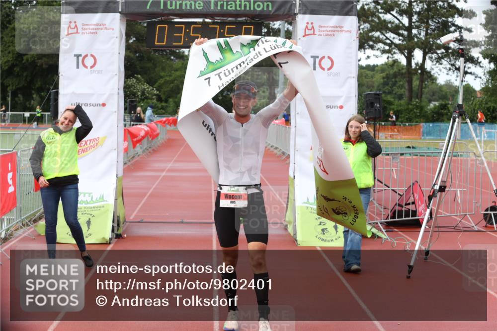 14.06.2026 - 7 Türme Triathlon Andreas Tolksdorf http://msf.ph/oto/9802401 14.06.2026 14:57:57 Ziel 805 meine-sportfotos.de
