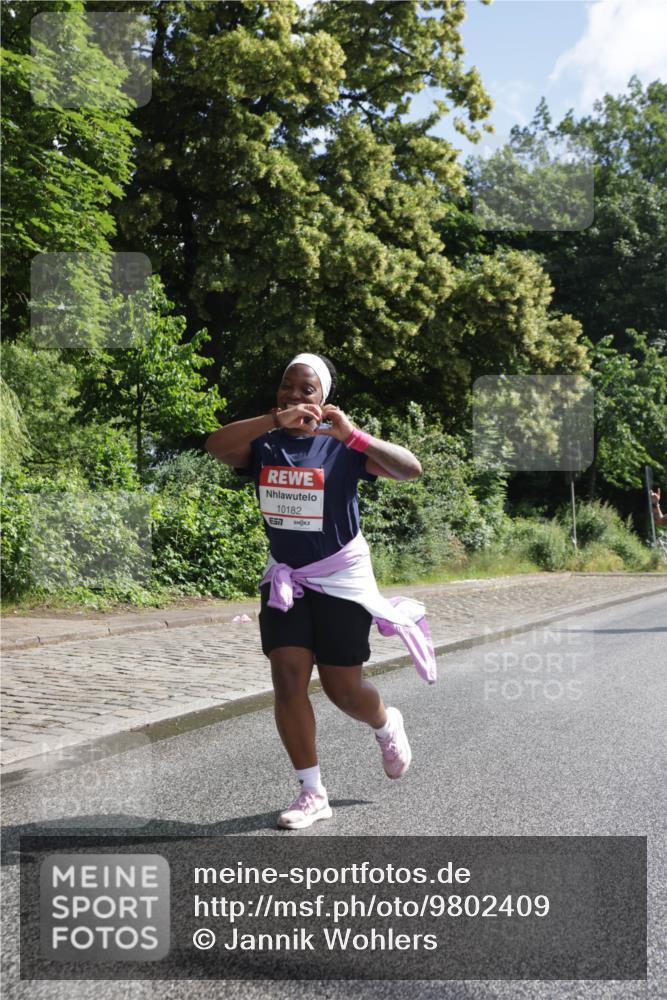 14.06.2026 - REWE Women's Run Jannik Wohlers http://msf.ph/oto/9802409 14.06.2026 10:14:20 Laufen 10182, 7 meine-sportfotos.de