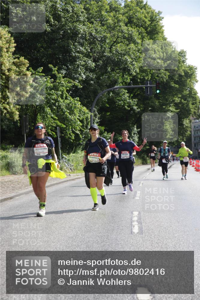 14.06.2026 - REWE Women's Run Jannik Wohlers http://msf.ph/oto/9802416 14.06.2026 10:14:22 Laufen 11249 meine-sportfotos.de