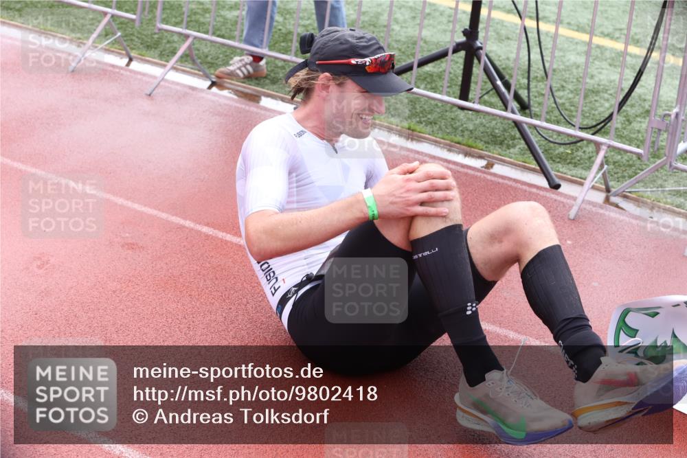 14.06.2026 - 7 Türme Triathlon Andreas Tolksdorf http://msf.ph/oto/9802418 14.06.2026 14:58:17 Ziel  meine-sportfotos.de