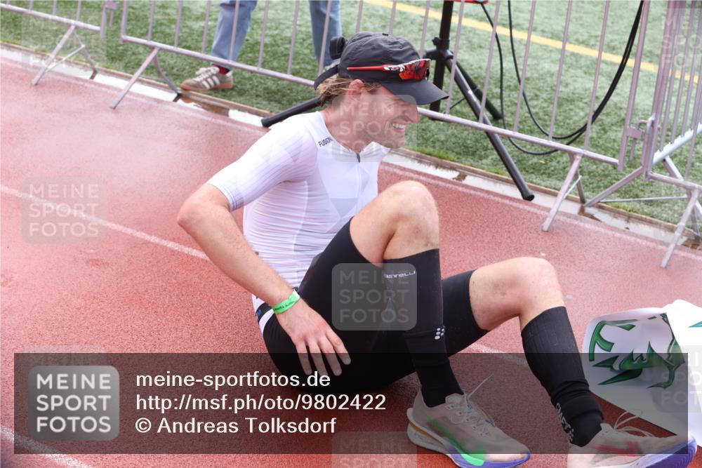 14.06.2026 - 7 Türme Triathlon Andreas Tolksdorf http://msf.ph/oto/9802422 14.06.2026 14:58:17 Ziel  meine-sportfotos.de