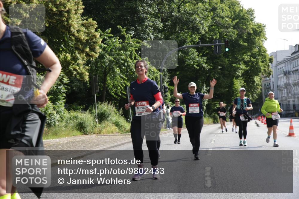 14.06.2026 - REWE Women's Run Jannik Wohlers http://msf.ph/oto/9802433 14.06.2026 10:14:25 Laufen 4, 11384 meine-sportfotos.de
