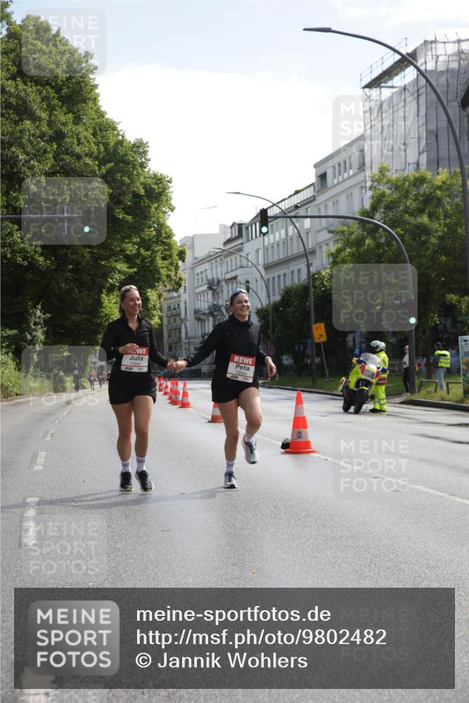 14.06.2026 - REWE Women's Run Jannik Wohlers http://msf.ph/oto/9802482 14.06.2026 10:14:33 Laufen 10044, 1 meine-sportfotos.de
