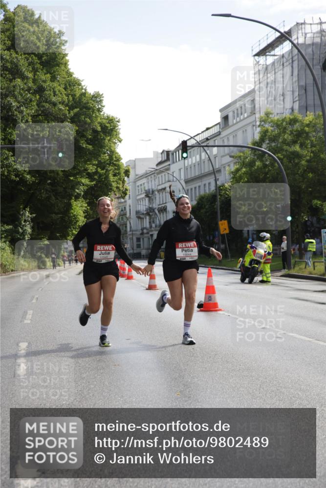 14.06.2026 - REWE Women's Run Jannik Wohlers http://msf.ph/oto/9802489 14.06.2026 10:14:33 Laufen 10045, 10044, 1 meine-sportfotos.de