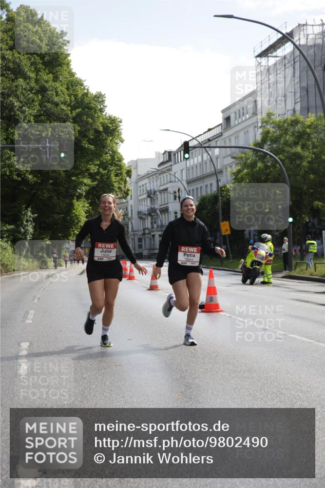 14.06.2026 - REWE Women's Run Jannik Wohlers http://msf.ph/oto/9802490 14.06.2026 10:14:33 Laufen 10045, 10044 meine-sportfotos.de