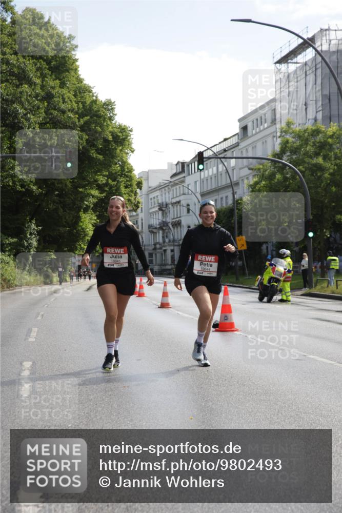 14.06.2026 - REWE Women's Run Jannik Wohlers http://msf.ph/oto/9802493 14.06.2026 10:14:33 Laufen 10045, 10044, 57 meine-sportfotos.de
