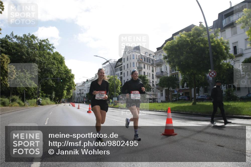 14.06.2026 - REWE Women's Run Jannik Wohlers http://msf.ph/oto/9802495 14.06.2026 10:14:35 Laufen 10044, 10045 meine-sportfotos.de