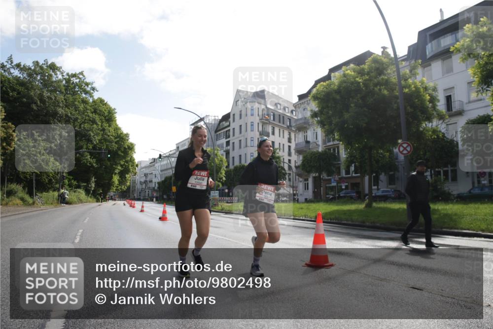 14.06.2026 - REWE Women's Run Jannik Wohlers http://msf.ph/oto/9802498 14.06.2026 10:14:35 Laufen 10045, 10044 meine-sportfotos.de