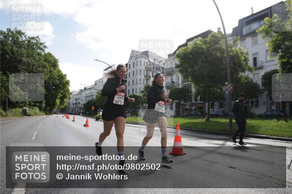 14.06.2026 - REWE Women's Run Jannik Wohlers http://msf.ph/oto/9802502 14.06.2026 10:14:35 Laufen 10044, 10045 meine-sportfotos.de