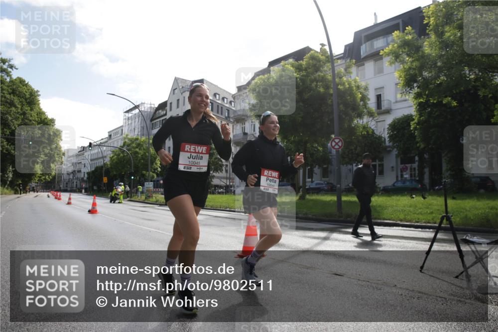 14.06.2026 - REWE Women's Run Jannik Wohlers http://msf.ph/oto/9802511 14.06.2026 10:14:36 Laufen 10045, 57, 10044 meine-sportfotos.de