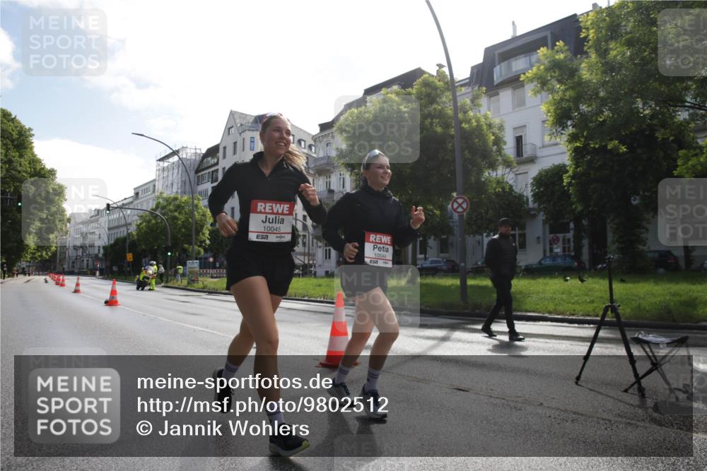14.06.2026 - REWE Women's Run Jannik Wohlers http://msf.ph/oto/9802512 14.06.2026 10:14:36 Laufen 10045, 10044 meine-sportfotos.de