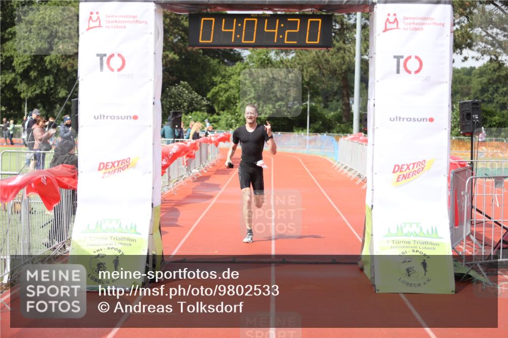 14.06.2026 - 7 Türme Triathlon Andreas Tolksdorf http://msf.ph/oto/9802533 14.06.2026 15:04:20 Ziel 878 meine-sportfotos.de