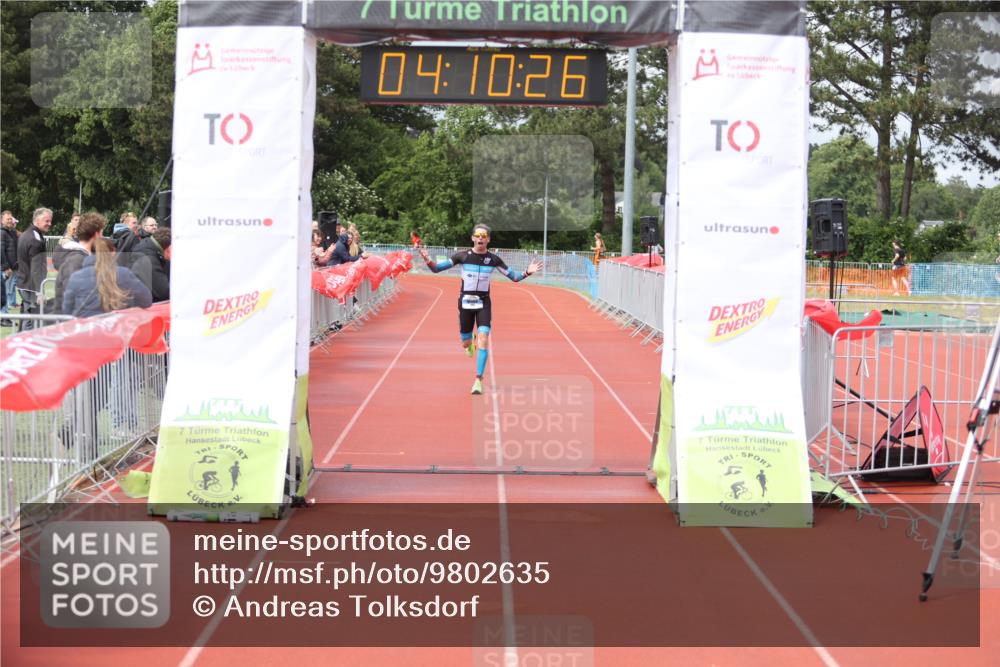 14.06.2026 - 7 Türme Triathlon Andreas Tolksdorf http://msf.ph/oto/9802635 14.06.2026 15:10:25 Ziel 1136 meine-sportfotos.de