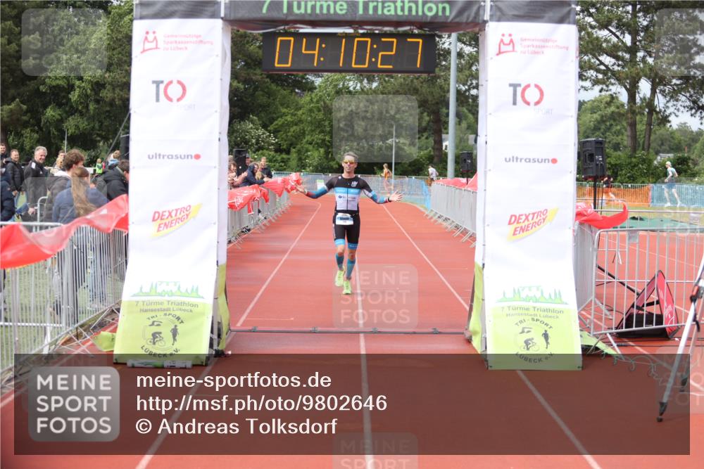 14.06.2026 - 7 Türme Triathlon Andreas Tolksdorf http://msf.ph/oto/9802646 14.06.2026 15:10:25 Ziel 1136 meine-sportfotos.de