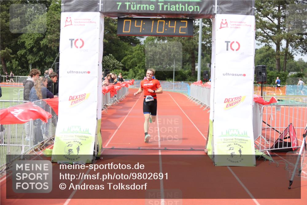 14.06.2026 - 7 Türme Triathlon Andreas Tolksdorf http://msf.ph/oto/9802691 14.06.2026 15:10:41 Ziel 1062 meine-sportfotos.de