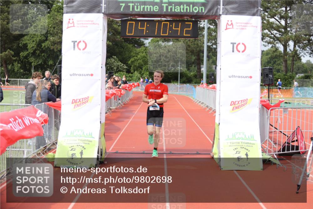 14.06.2026 - 7 Türme Triathlon Andreas Tolksdorf http://msf.ph/oto/9802698 14.06.2026 15:10:41 Ziel 1062 meine-sportfotos.de