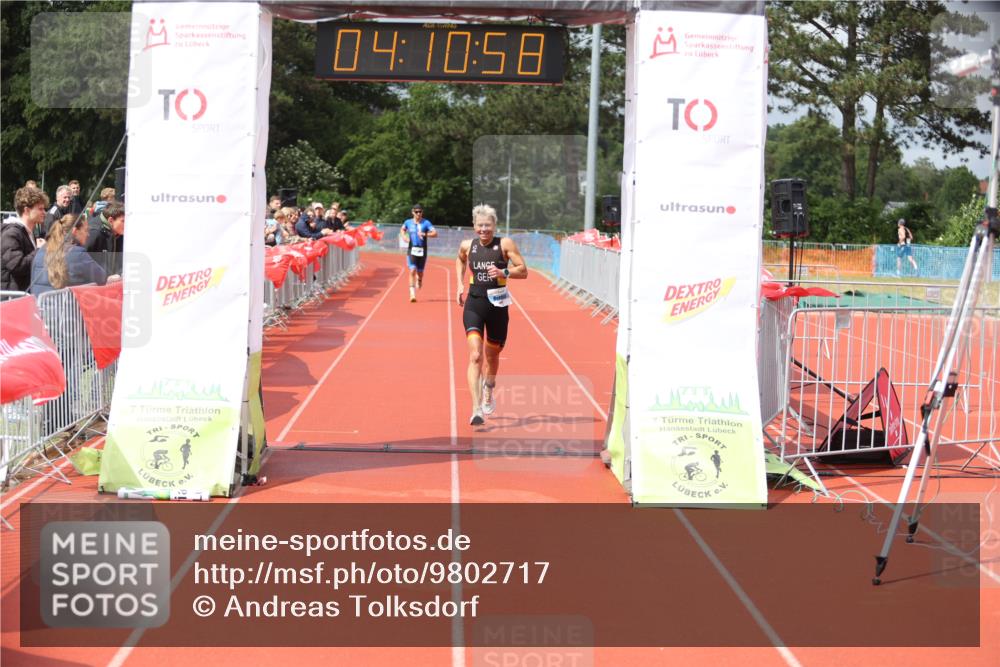 14.06.2026 - 7 Türme Triathlon Andreas Tolksdorf http://msf.ph/oto/9802717 14.06.2026 15:10:56 Ziel 931, 1042 meine-sportfotos.de