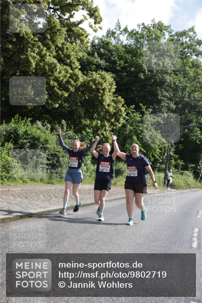 14.06.2026 - REWE Women's Run Jannik Wohlers http://msf.ph/oto/9802719 14.06.2026 10:15:42 Laufen 10239 meine-sportfotos.de